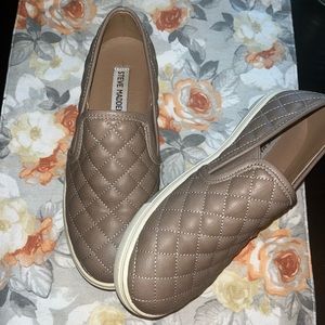 Steve Madden slip on sneakers Womans 7.5